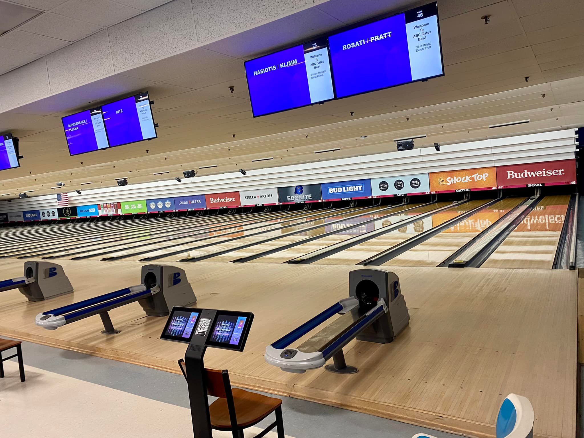 ABC gates bowling center lanes